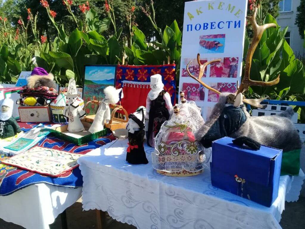 НООКЕНДЕ АЙТМАТОВДУН 90 ЖЫЛДЫГЫНА АРНАЛГАН КӨРГӨЗМӨ