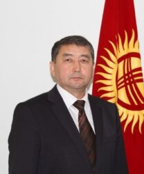 КМУНУН РЕКТОРЛУК КЫЗМАТЫ ҮЧҮН БЕШ  ТАЛАПКЕР АТ САЛЫШАТ  