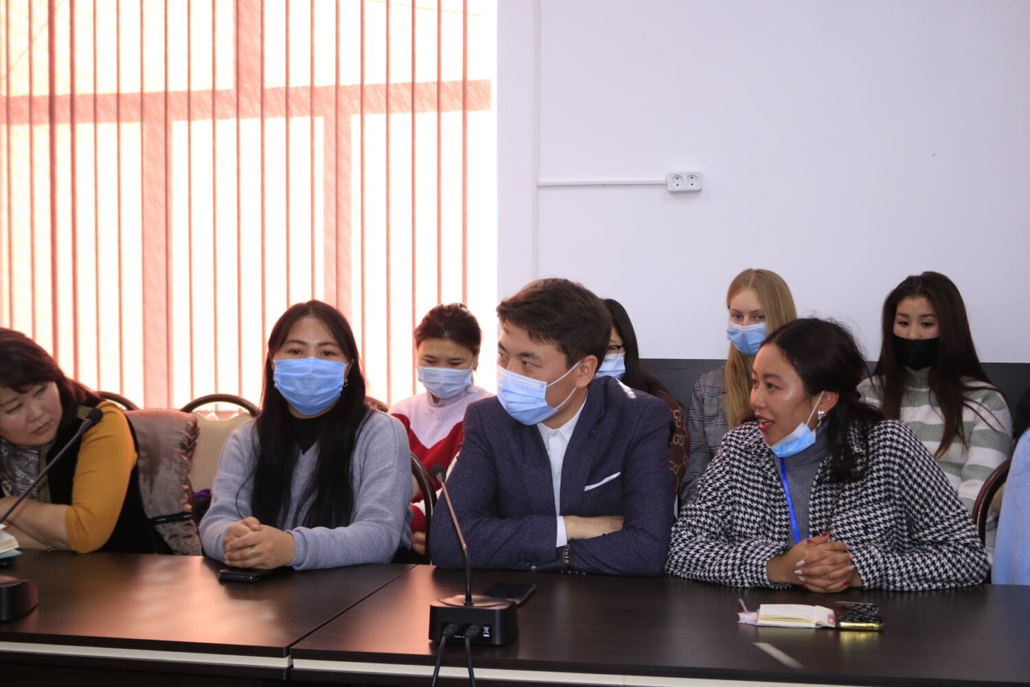 ЫМУДА СТУДЕНТТИК АКТИВ МЕНЕН ЖОЛУГУШУУ БОЛДУ