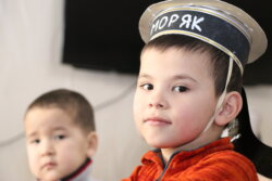 БИЛИМ БЕРҮҮ ЖАНА ИЛИМ МИНИСТРИ БИШКЕКТЕГИ БАЛА БАКЧАГА БАРДЫ