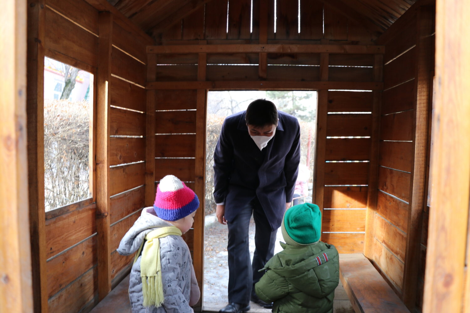 БИЛИМ БЕРҮҮ ЖАНА ИЛИМ МИНИСТРИ БИШКЕКТЕГИ БАЛА БАКЧАГА БАРДЫ