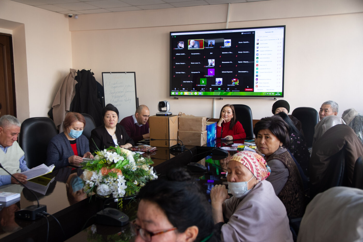 “АТАМ ЖӨНҮНДӨ ЭСКЕРҮҮ” КИТЕБИ ТАЛКУУЛАНДЫ