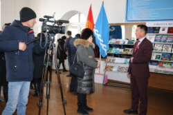 ЫМУнун ОКУТУУЧУЛАРЫ МЕНЕН ЫСЫК-КӨЛ ОБЛУСУНУН МУГАЛИМДЕРИ ЖОЛУГУШТУ