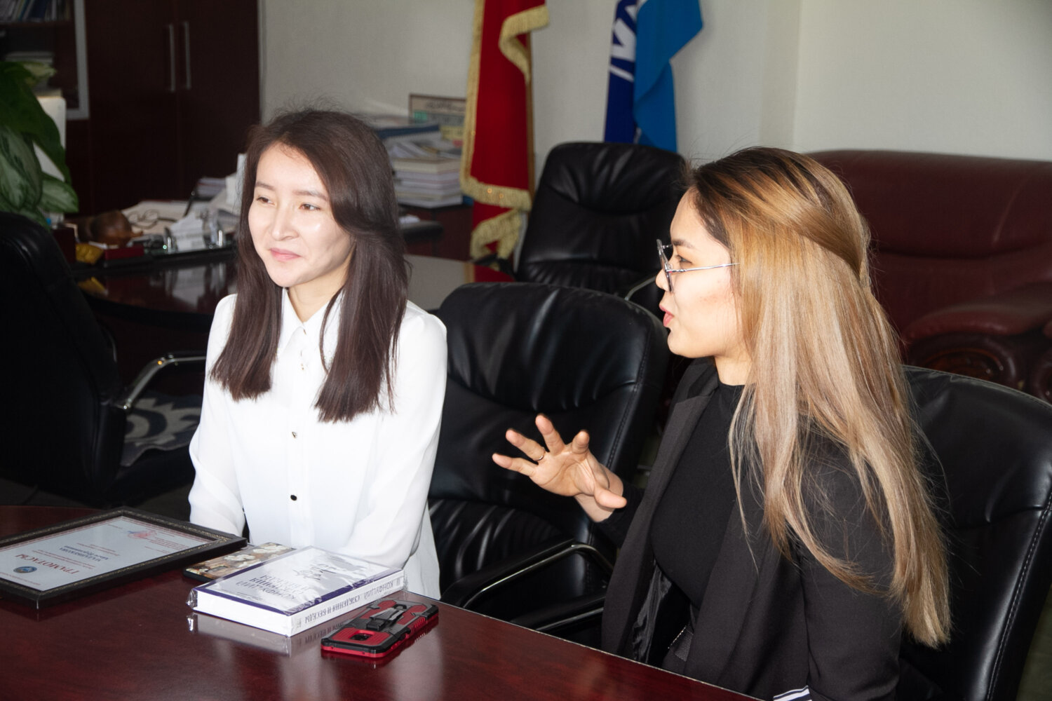 КМУнун ПРЕЗИДЕНТТИК СТИПЕНДИАТТАРЫН РЕКТОР КАБЫЛ АЛДЫ