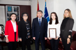 КМУнун ПРЕЗИДЕНТТИК СТИПЕНДИАТТАРЫН РЕКТОР КАБЫЛ АЛДЫ