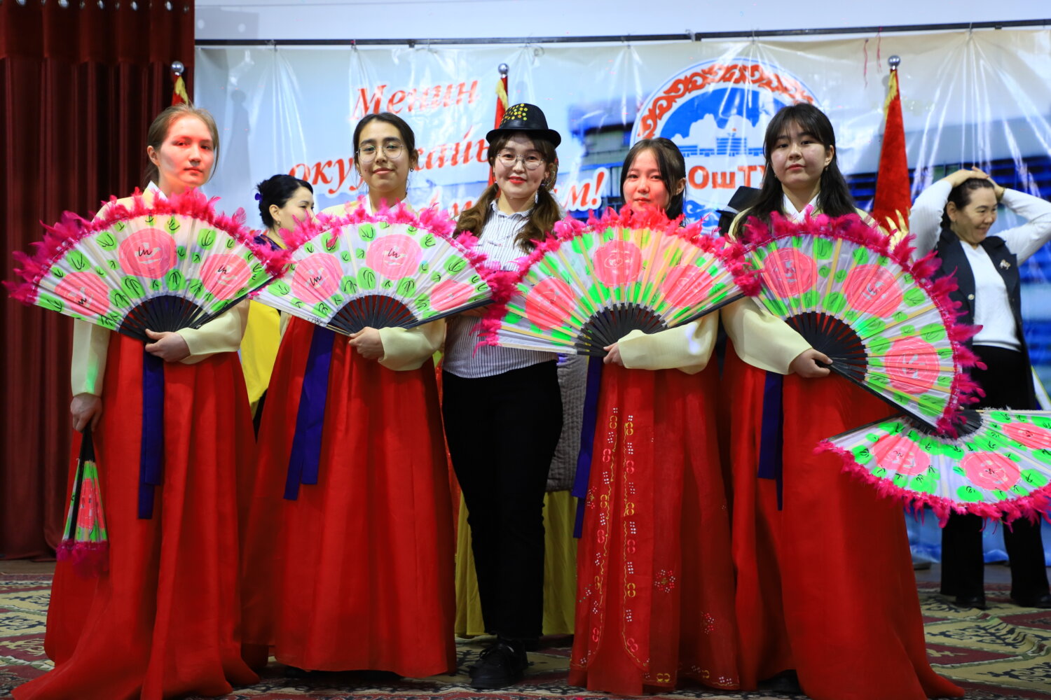 ОШТУДА ЭЛ АРАЛЫК ЭНЕ ТИЛ КҮНҮ БЕЛГИЛЕНДИ