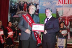 КЫРГЫЗ-ӨЗБЕК ЭЛ АРАЛЫК УНИВЕРСИТЕТИНДЕ ЖЫЛ МЫКТЫЛАРЫ СЫЙЛАНДЫ