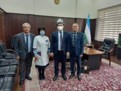 ОШМУНУН ОКУТУУЧУЛАРЫ  ТАШКЕНТ МАМЛЕКЕТТИК СТОМАТОЛОГИЯЛЫК ИНСТИТУТУНДА ЛЕКЦИЯ ОКУШУУДА 