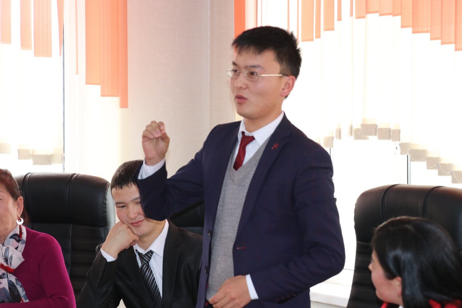 ОГПИНИН ЖАШ ИЛИМ ИЗИЛДӨӨЧҮЛӨРҮ ЧОГУЛДУ