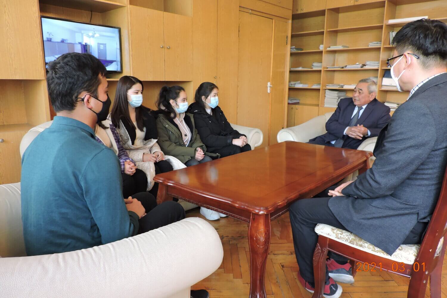 ОШТУНУН СТУДЕНТТЕРИ КОРЕЯДАН БИЛИМИН УЛАНТАТ