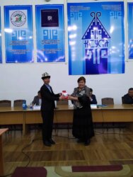 КМКТАУНУН ОКУТУУЧУЛАРЫ СЫЙЛЫК АЛЫШТЫ