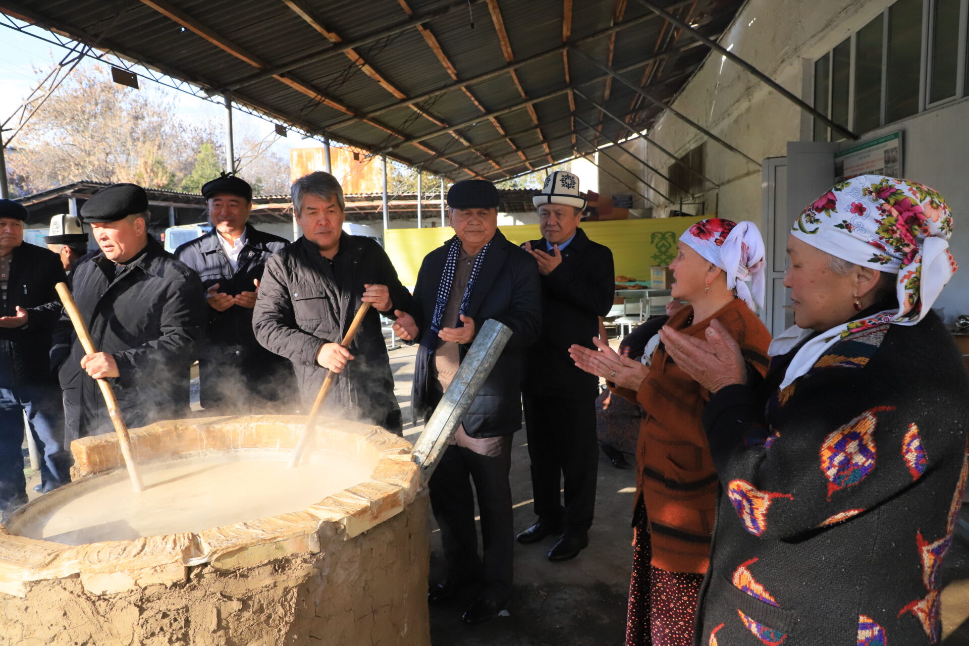 Сумолок что это. Нооруз в Кыргызстане сумолок. Сумолок майрамы. Нооруз 2023 сумолок. Праздник Нооруз сумолок.