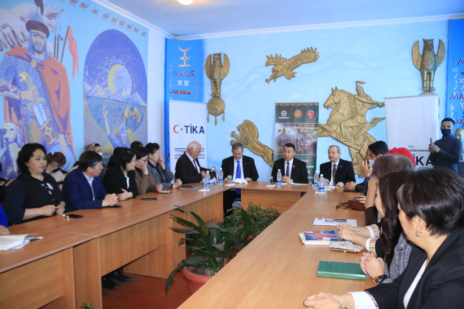 “МАНАС — АЛТАЙ ТООЛОРУНУН АРСТАНЫ”