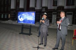 ОШМУДА ДҮЙНӨ САЛГАН КЫЗМАТКЕРЛЕР ЭСКЕРИЛДИ