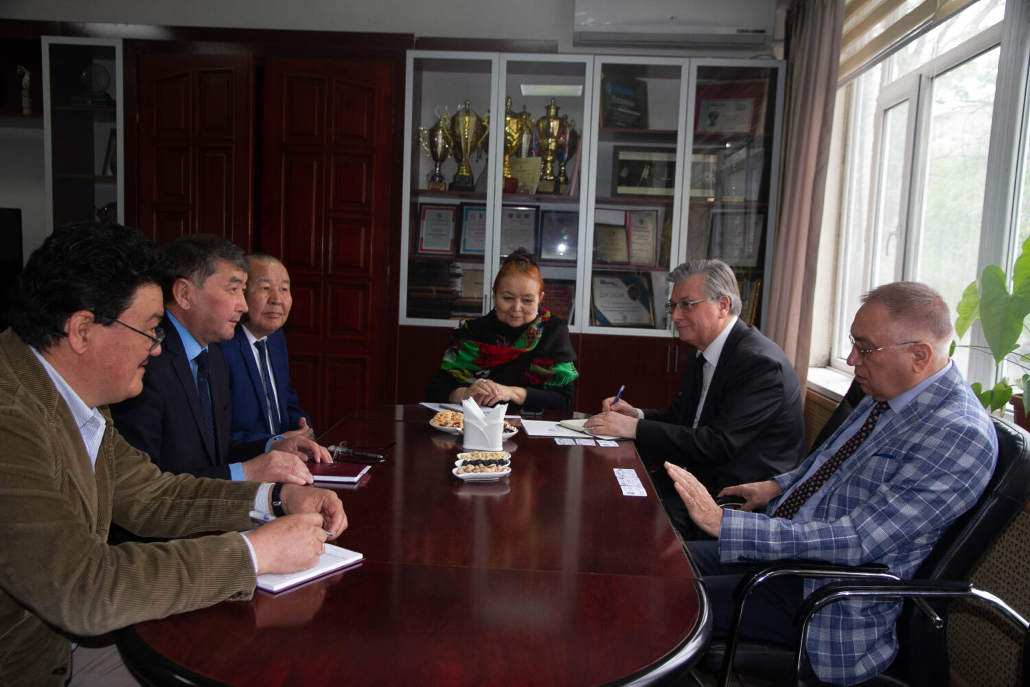 УКРАИНАНЫН КЫРГЫЗСТАНДАГЫ ЭЛЧИСИ КМУДА