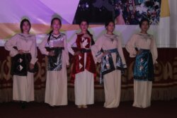 КЫРГЫЗ-ӨЗБЕК ЭЛ АРАЛЫК УНИВЕРСИТЕТИНДЕ ЭКИ КӨРГӨЗМӨ ӨТТҮ