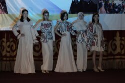 КЫРГЫЗ-ӨЗБЕК ЭЛ АРАЛЫК  УНИВЕРСИТЕТИНДЕ ЭКИ КӨРГӨЗМӨ ӨТТҮ