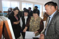 КЫРГЫЗ-ӨЗБЕК ЭЛ АРАЛЫК  УНИВЕРСИТЕТИНДЕ ЭКИ КӨРГӨЗМӨ ӨТТҮ