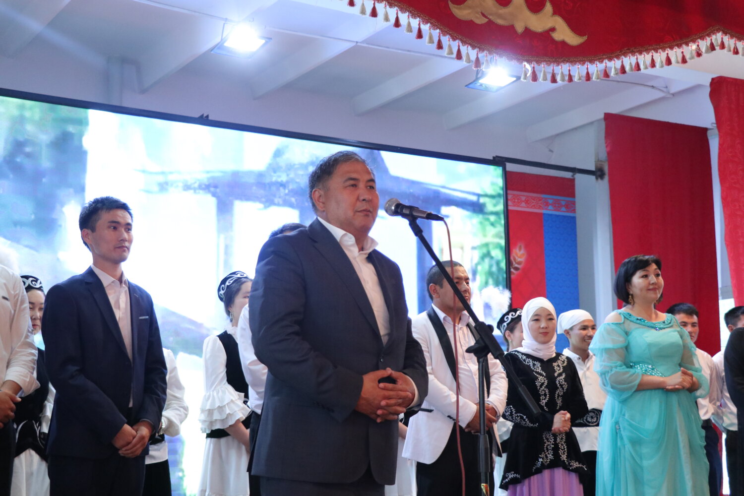 ОшМПУнун ТАЛАНТТАРы САХНАДА