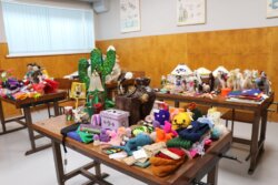 МИНИСТР КУПЕШЕВ ЫСЫК-КӨЛ ОБЛУСУНДАГЫ БИЛИМ БЕРҮҮ МЕКЕМЕЛЕРИН КЫДЫРУУДА