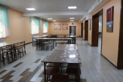 МИНИСТР КУПЕШЕВ ЫСЫК-КӨЛ ОБЛУСУНДАГЫ БИЛИМ БЕРҮҮ МЕКЕМЕЛЕРИН КЫДЫРУУДА