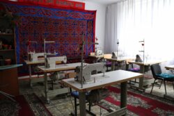 БИЛИМ БЕРҮҮ ЖАНА ИЛИМ МИНИСТРИ ЫСЫК-КӨЛ ОБЛУСУНДАГЫ АК-СУУ БАЛДАР ҮЙҮНӨ БАРДЫ