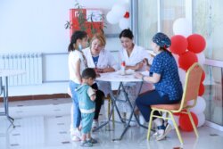 ОШМУНУН КЫЗМАТКЕРЛЕРИНИН БАЛДАРЫ АКЫСЫЗ МЕДИЦИНАЛЫК КАРООДОН ӨТҮҮДӨ