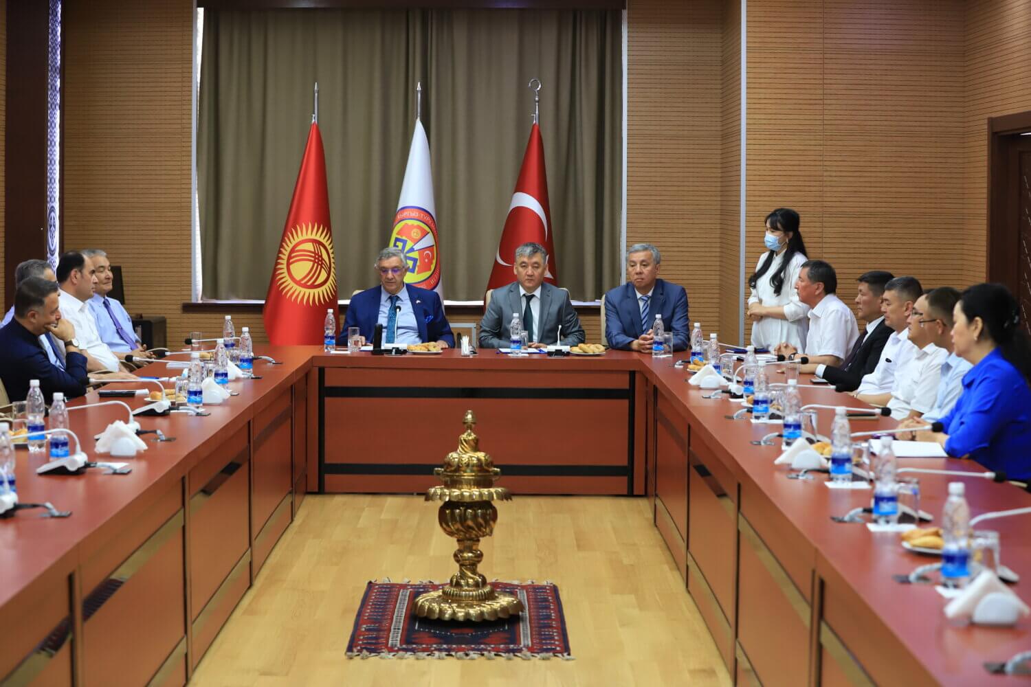 ОШМУ МЕНЕН КЫРГЫЗ-ТҮРК «МАНАС» УНИВЕРСИТЕТИ КЫЗМАТТАШАТ