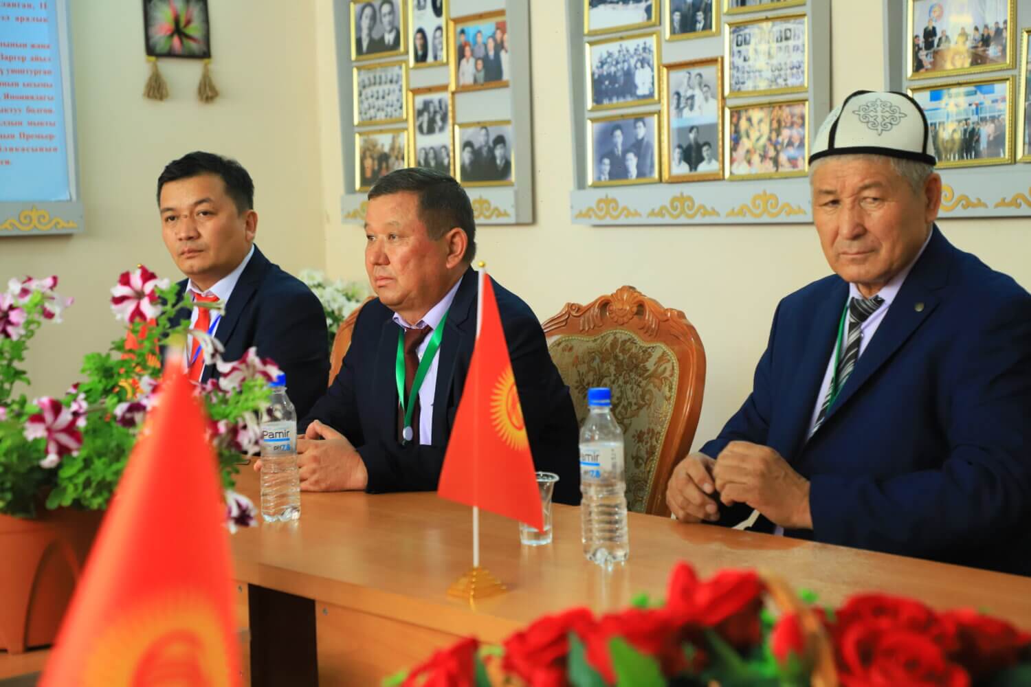 ӨЗГӨНДӨ ЭГЕМЕНДҮҮЛҮКТҮН 30 ЖАНА ЖУСУП АБДРАХМАНОВДУН 120 ЖЫЛДЫГЫ БЕЛГИЛЕНДИ