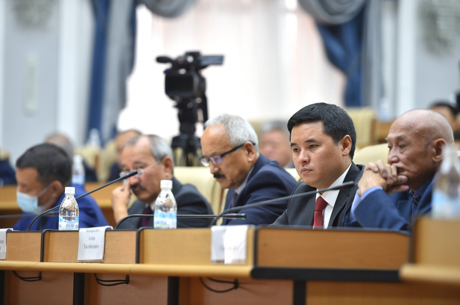 ЖОГОРКУ БИЛИМ БЕРҮҮ ТУТУМУНДАГЫ ЖАҢЫ КАДАМДАР ТАЛКУУЛАНДЫ