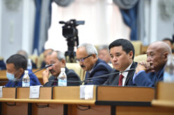 ЖОГОРКУ БИЛИМ БЕРҮҮ ТУТУМУНДАГЫ ЖАҢЫ КАДАМДАР ТАЛКУУЛАНДЫ