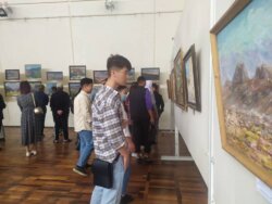 ЮБИЛЕЙНАЯ ВЫСТАВКА ТРЕХ ХУДОЖНИКОВ, ПРЕПОДАВАТЕЛЕЙ ОШГУ