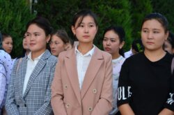 КЫРГЫЗ-ӨЗБЕК ЭЛ АРАЛЫК УНИВЕРСИТЕТИНДЕ БИЛИМ КҮНҮ БЕЛГИЛЕНДИ