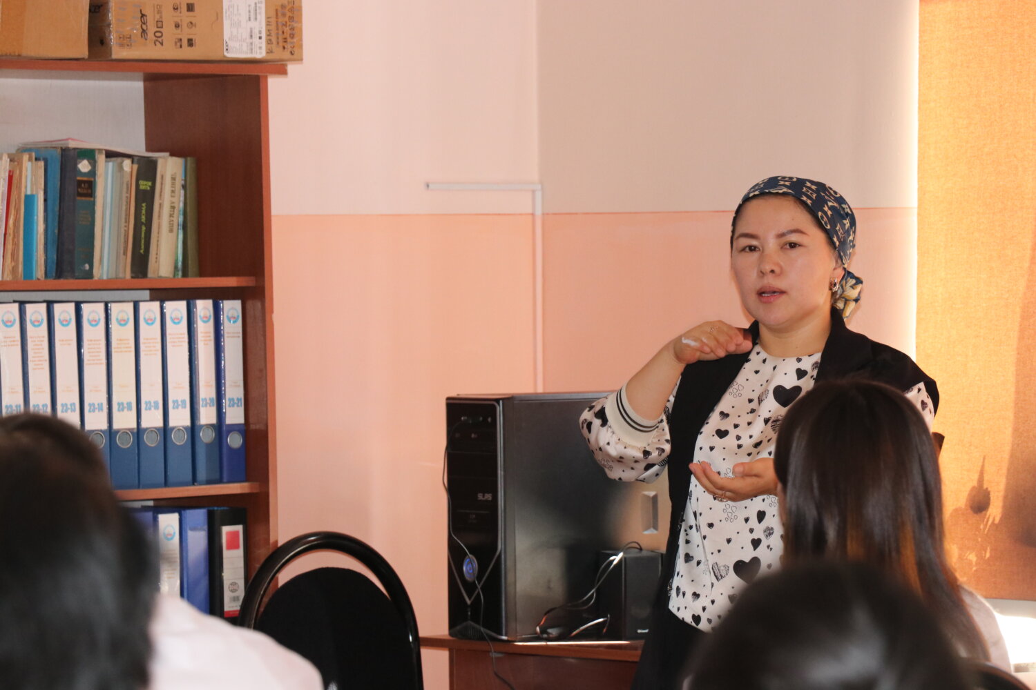 ОшМПУда МАМЛЕКЕТТИК ТИЛДИ ӨНҮКТҮРҮҮГӨ БАГЫТТАЛГАН ЭКИ КҮНДҮК СЕМИНАР ӨТТҮ