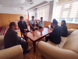 ОШТУГА КОРЕЯДАН ОКУТУУЧУЛАР КЕЛИШТИ