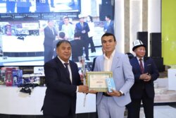 «МЫКТЫ ОКУТУУЧУ» СЫНАГЫНЫН ЖЕҢҮҮЧҮЛӨРҮ СЫЙЛАНДЫ