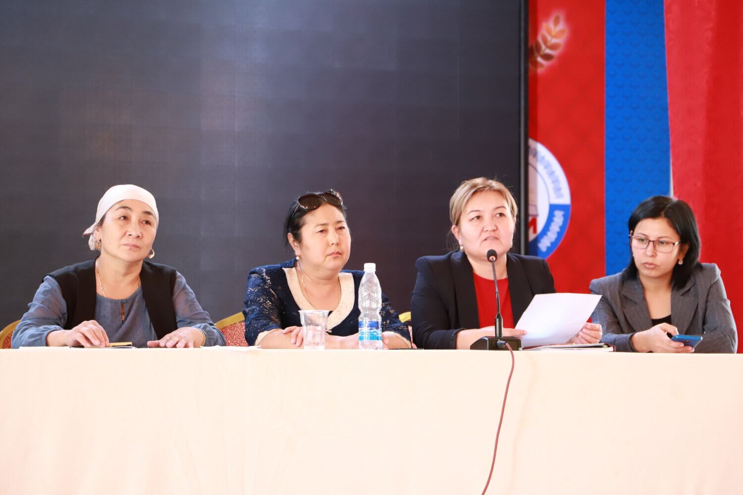 ОШМПУДА АЯЛДАР КЕҢЕШИНИН АЛГАЧКЫ ОТУРУМУ ӨТТҮ