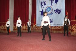 “БИЗ ТАЛАНТТАРДЫ ИЗДЕЙБИЗ”  КАРОО-СЫНАГЫ ӨТТҮ