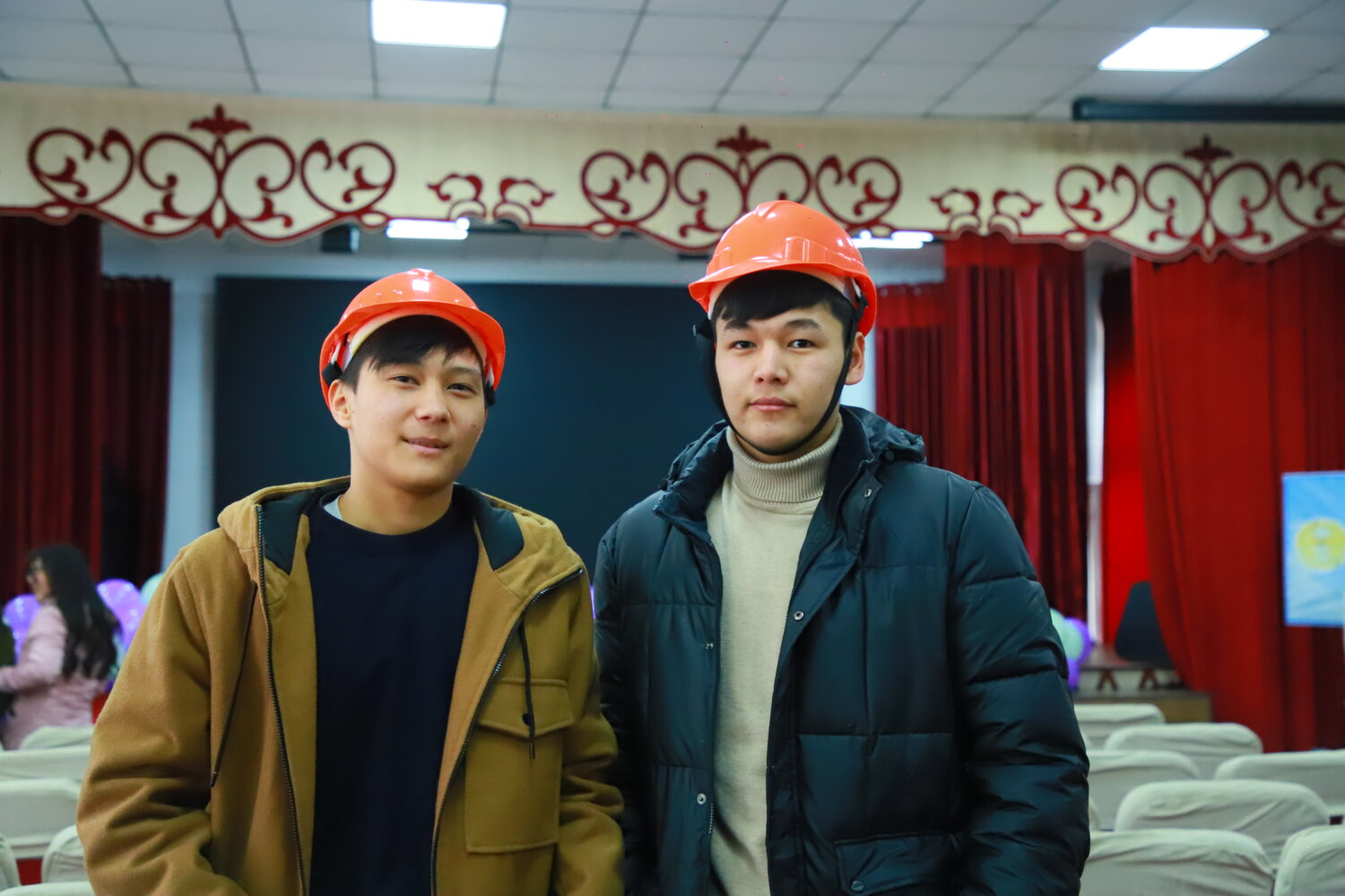 ОШТУДА ЭНЕРГЕТИКТЕРДИН КЕСИПТИК МАЙРАМЫ БЕЛГИЛЕНДИ