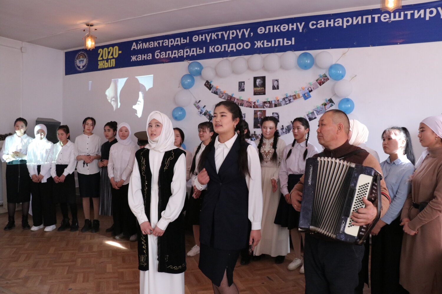 ОшМПУда УЛУТТУК АДАБИЯТ КҮНҮНӨ КАРАТА ДЕКАДА БАШТАЛДЫ