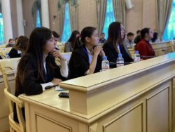 ОШМУНУН СТУДЕНТИ — САНКТ-ПЕТЕРБУРГДА ӨТКӨН ЖАШТАР ПАРЛАМЕНТТИК МЕКТЕБИНИН МЫКТЫ КАТЫШУУЧУСУ