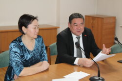 КММАНЫН СТУДЕНТТЕРИ «УЛУТ  KG» ДОЛБООРУНУН  СЫЙЛЫГЫНА ЭЭ БОЛУШТУ