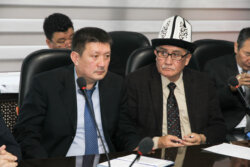 КМУнун РЕКТОРУ ЖАМААТТАН ТАТЫКТУУ ИШТИ ТАЛАП КЫЛАТ