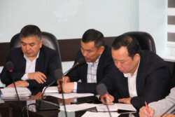 КМУнун РЕКТОРУ ЖАМААТТАН ТАТЫКТУУ ИШТИ ТАЛАП КЫЛАТ