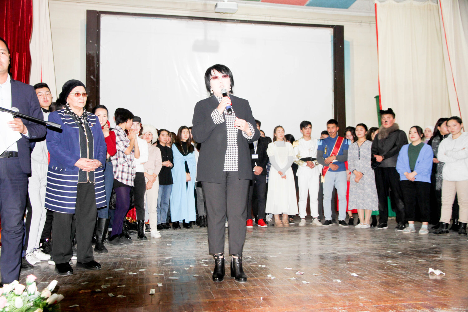 КМУДА СТУДЕНТТЕРДИН ТЕАТРЛАШТЫРЫЛГАН ОЮН-ЗООК КЕЧЕСИ ӨТТҮ