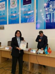 КМКТАУнун ОКУТУУЧУЛАРЫ СЫЙЛЫК АЛЫШТЫ