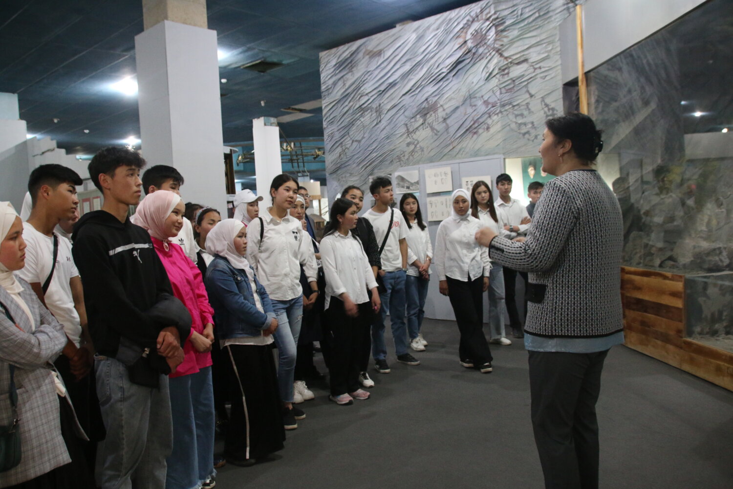 НООКАТТЫН ОКУУЧУЛАРЫ ОШТОГУ ОКУУ ЖАЙЛАР МЕНЕН ТААНЫШТЫ