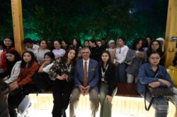 «МАНАСТА» АЧЫК АСМАН АЛДЫНДА ООЗ АЧЫШТЫ