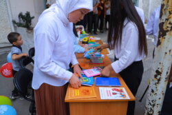 ОШТУНУН СТУДЕНТТЕРИ БАЛДАРГА ӨЗГӨЧӨ МААНАЙ ТАРТУУЛАШТЫ