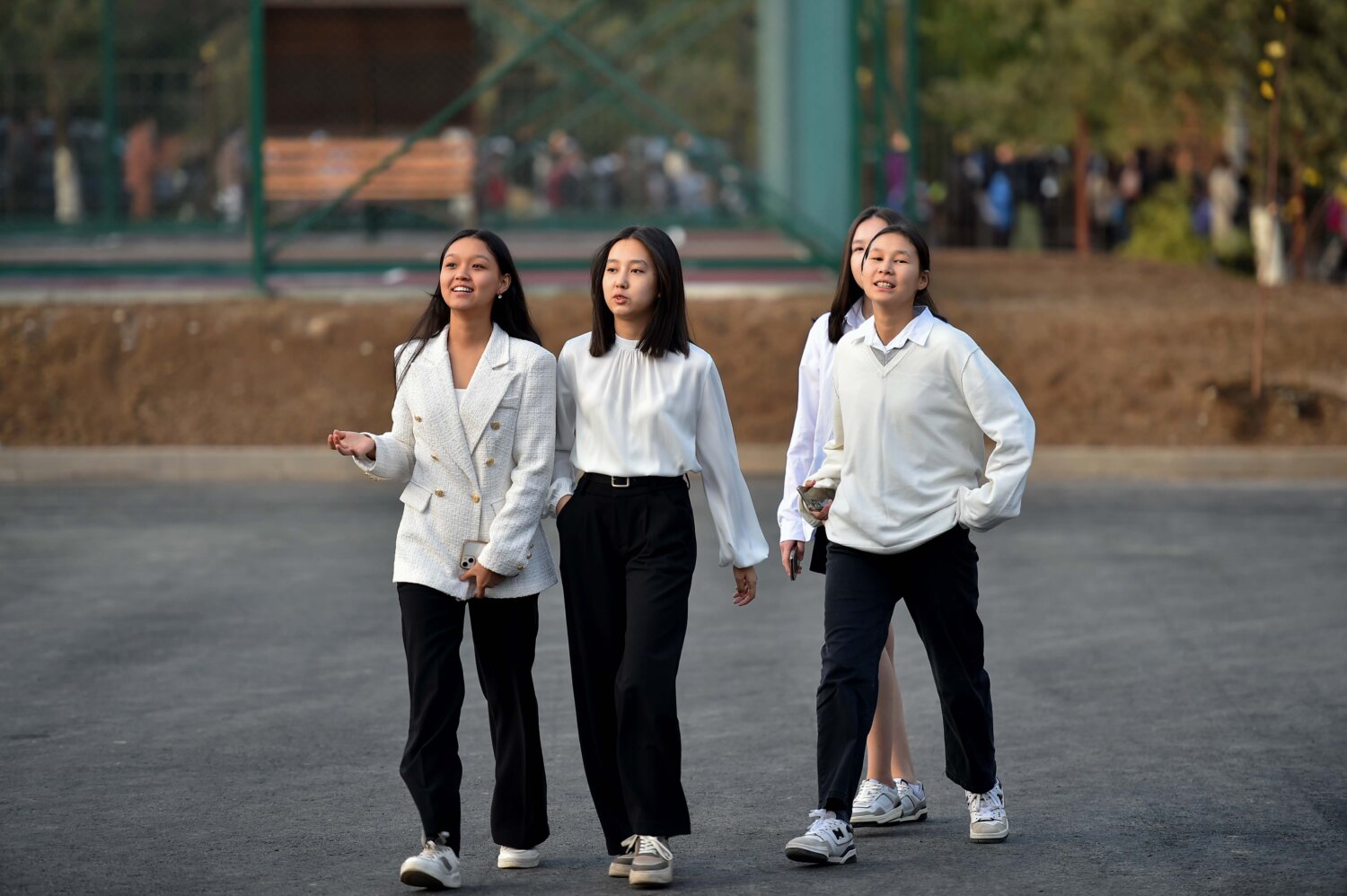 В ЭТОМ ГОДУ В БИШКЕКЕ ЗА 5 МЕСЯЦЕВ БЫЛО ПОСТРОЕНО 15 ШКОЛ